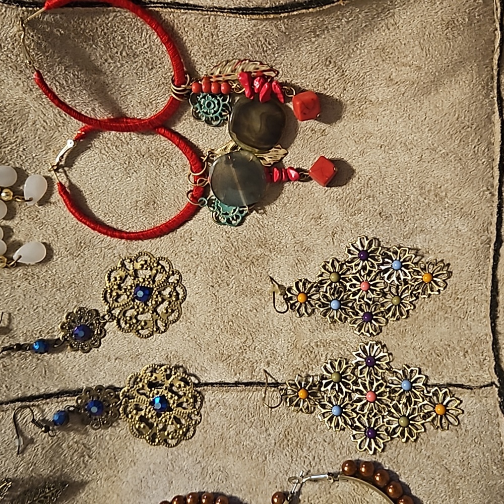 Earrings - Picture 4 of 5
